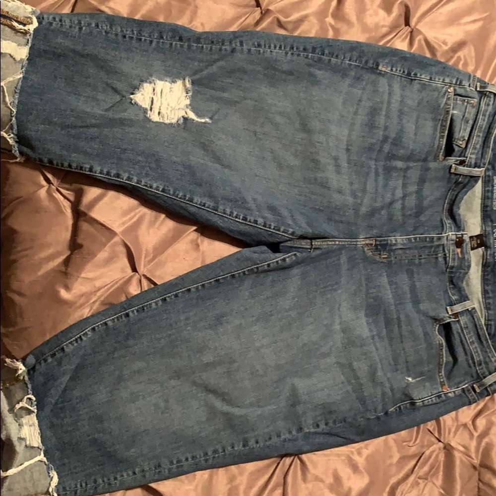 Distressed crop pants